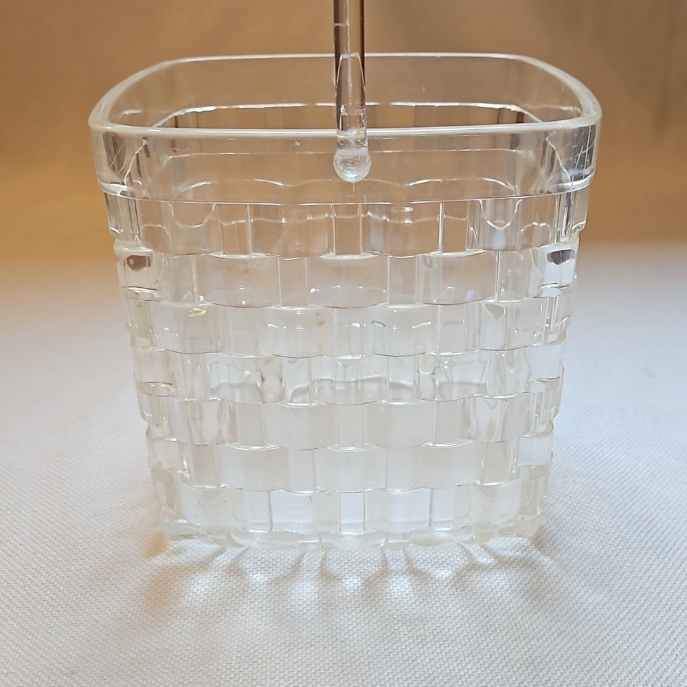 1984 Vintage Grainware Lucite Lattice Basket With Handle - Picture 2 of 8
